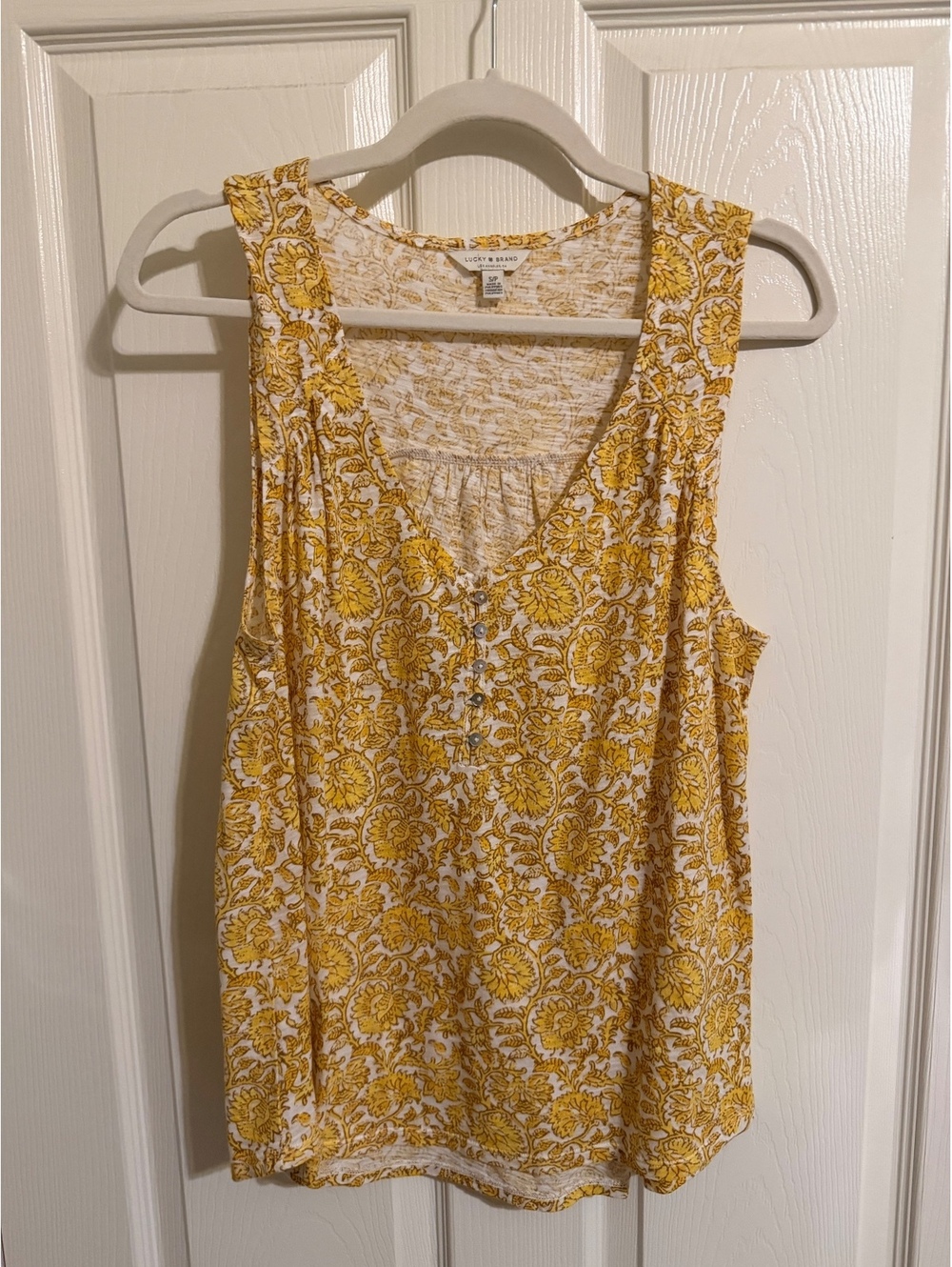 Lucky Brand yellow sleeveless printed blouse size S P